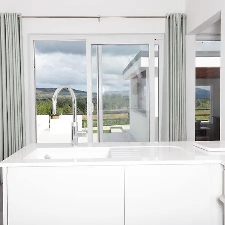 With Hot Tub - * بويل