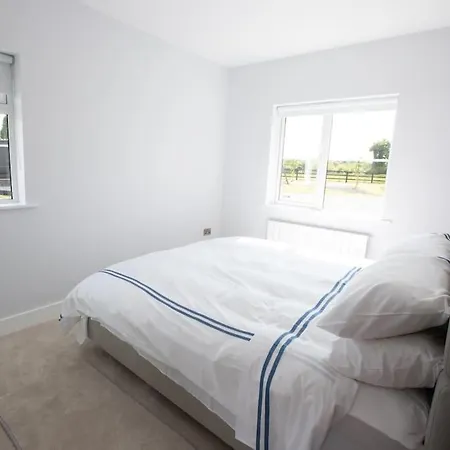 بيت للعطل With Hot Tub -