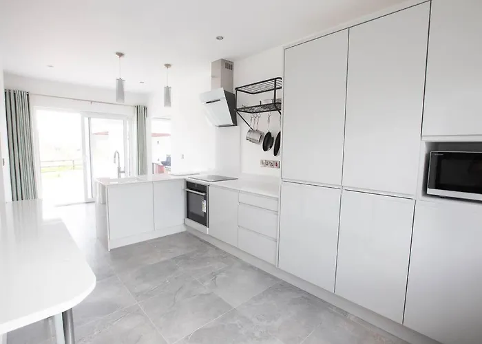 Nyaraló With Hot Tub - Boyle