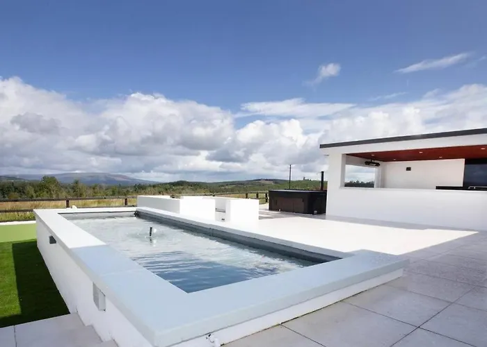 With Hot Tub - Nyaraló